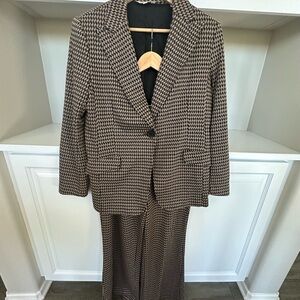 Max Studio Black and Brown Pant Suit (Blazer and pants)